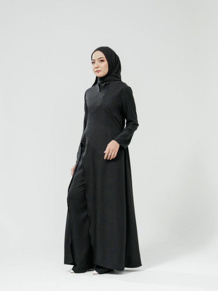 HELENA DRESS WITH PANTS IN BLACK [M]