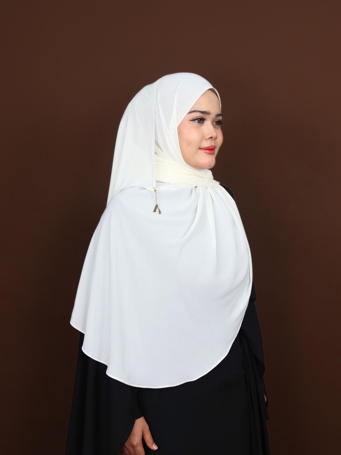 SHAWL DARLING DIAMOND CHIFFON IN CREAMY WHITE