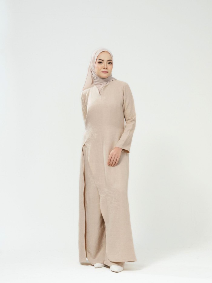 HELENA DRESS WITH PANTS IN BEIGE [M]