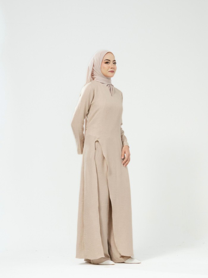 HELENA DRESS WITH PANTS IN BEIGE [M]