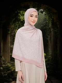 SHAWL WITH HER IN AMELIA