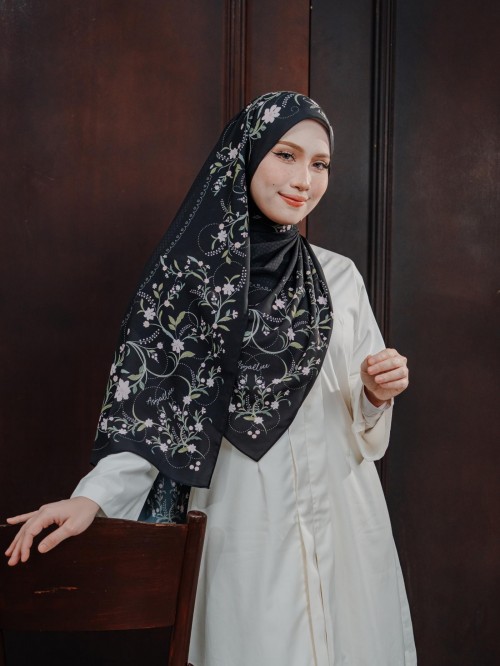 SHAWL SENIWARA IN BAYU MALAM