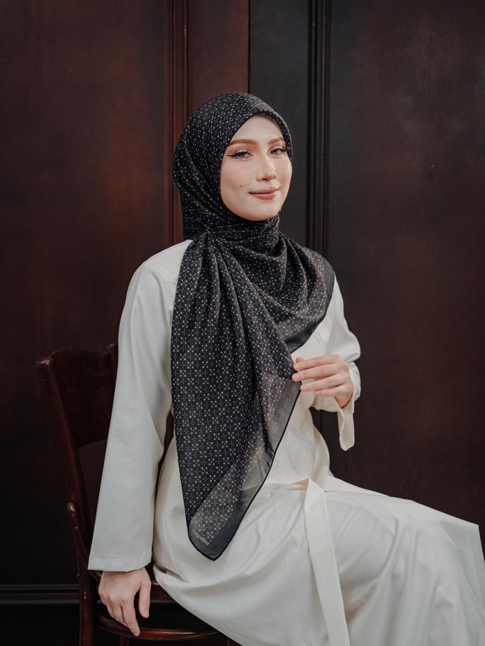 BAWAL SENIWARA IN BISIK MALAM