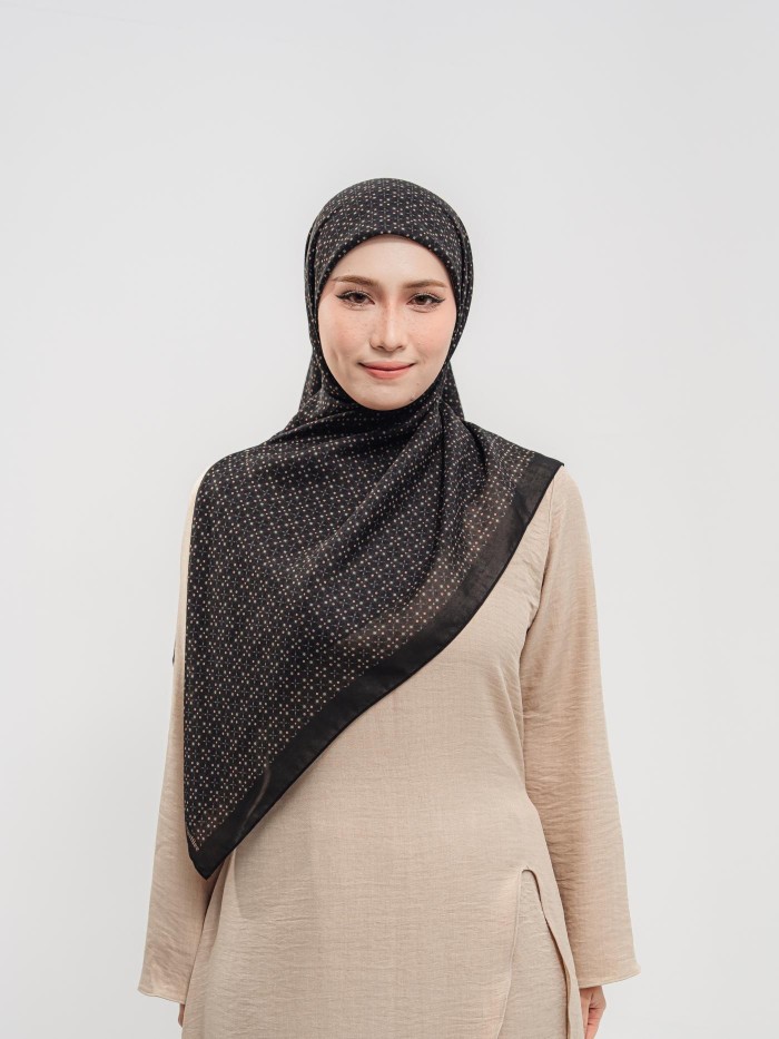 BAWAL SENIWARA IN BISIK MALAM