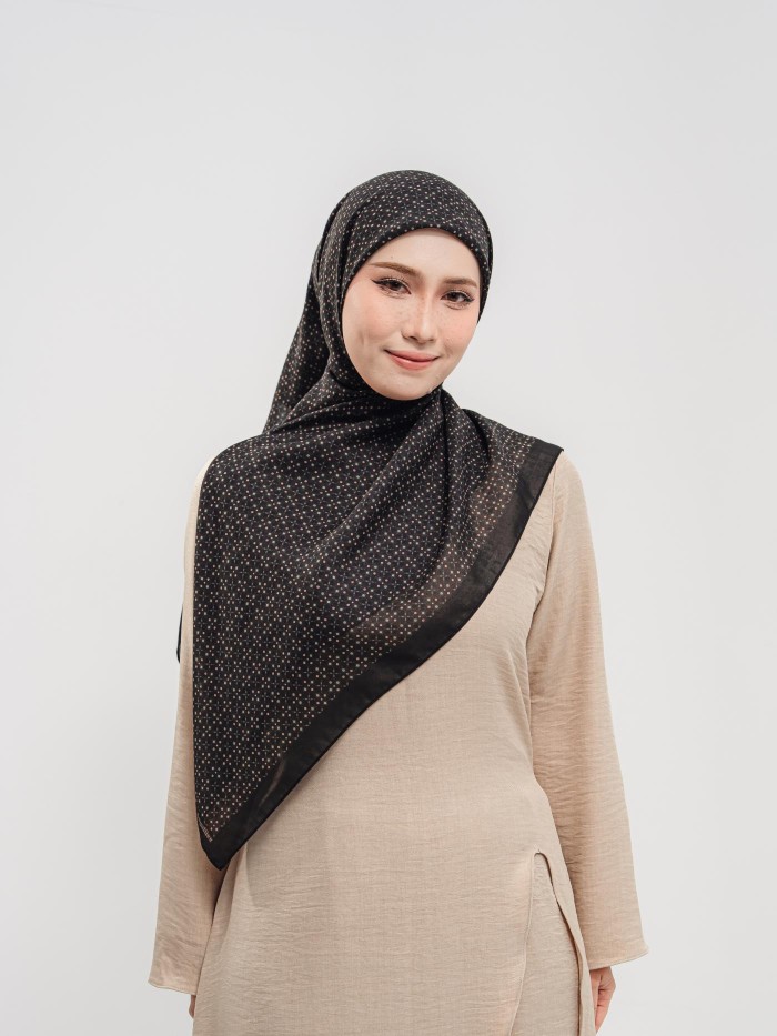 BAWAL SENIWARA IN BISIK MALAM