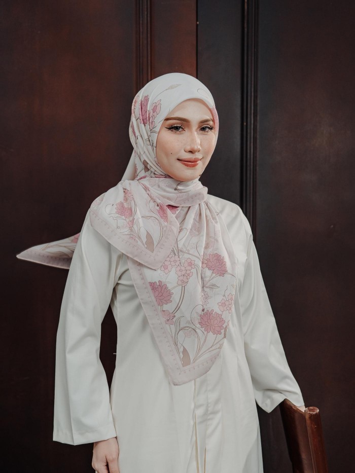 BAWAL SENIWARA IN BUNGA SERI