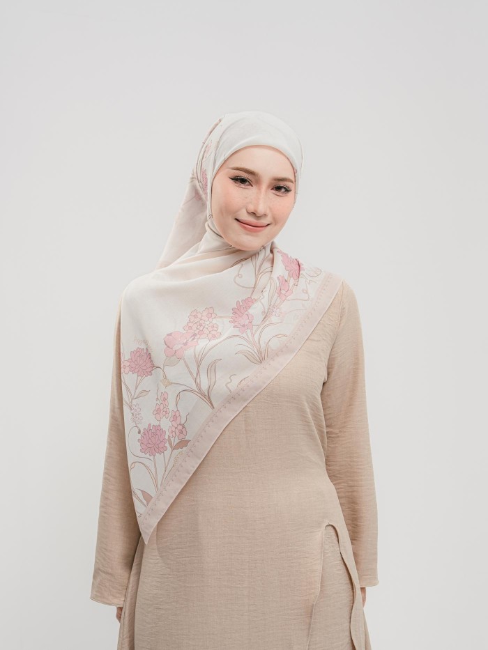 BAWAL SENIWARA IN BUNGA SERI