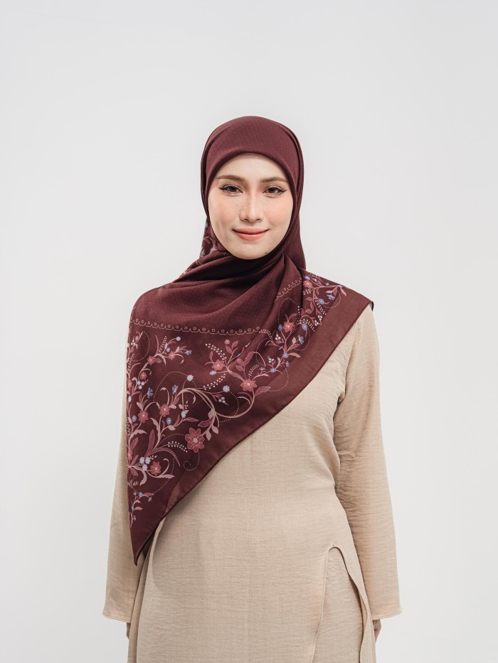 BAWAL SENIWARA IN EMBUN MERAH
