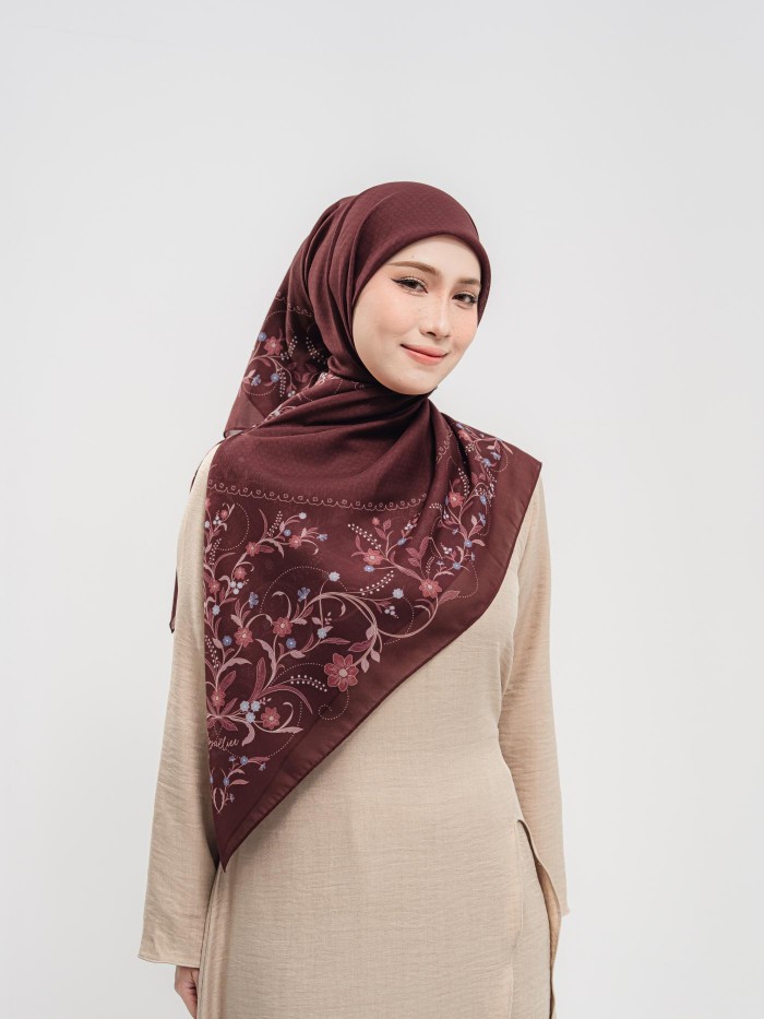 BAWAL SENIWARA IN EMBUN MERAH
