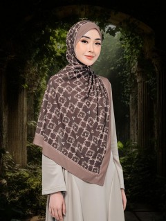 SHAWL WITH HER IN HAZEL