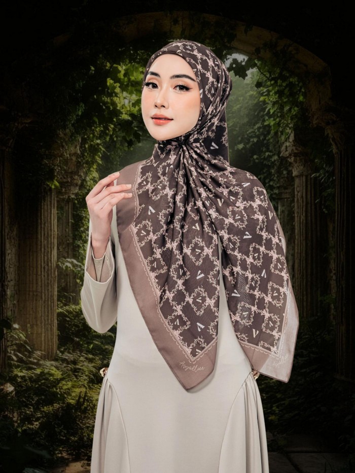 BAWAL WITH HER IN HAZEL