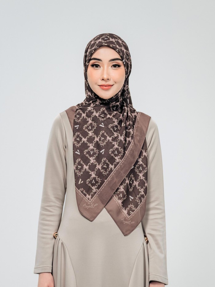 BAWAL WITH HER IN HAZEL