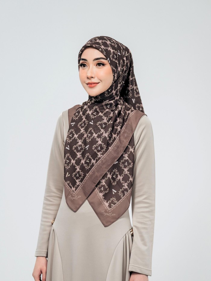 BAWAL WITH HER IN HAZEL