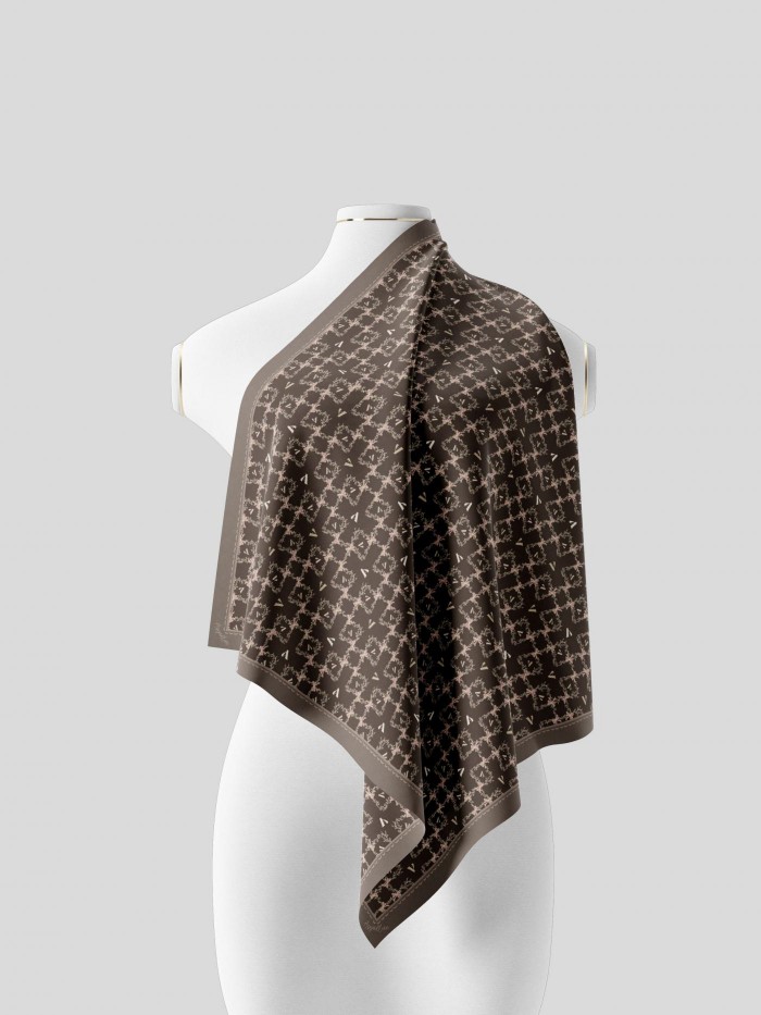 SHAWL WITH HER IN HAZEL