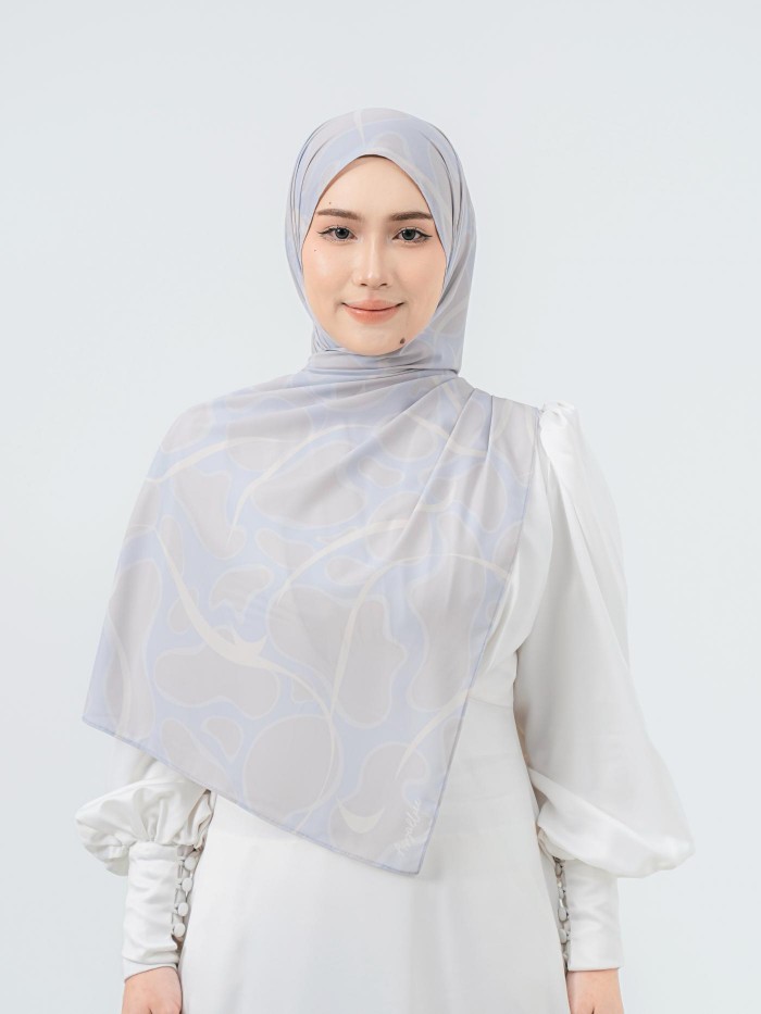 SHAWL FLOW SERIES IN ICE BLUE