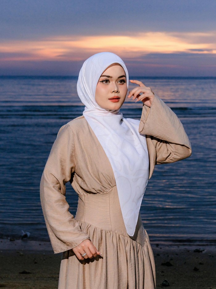 BAWAL FLOW SERIES IN IVORY