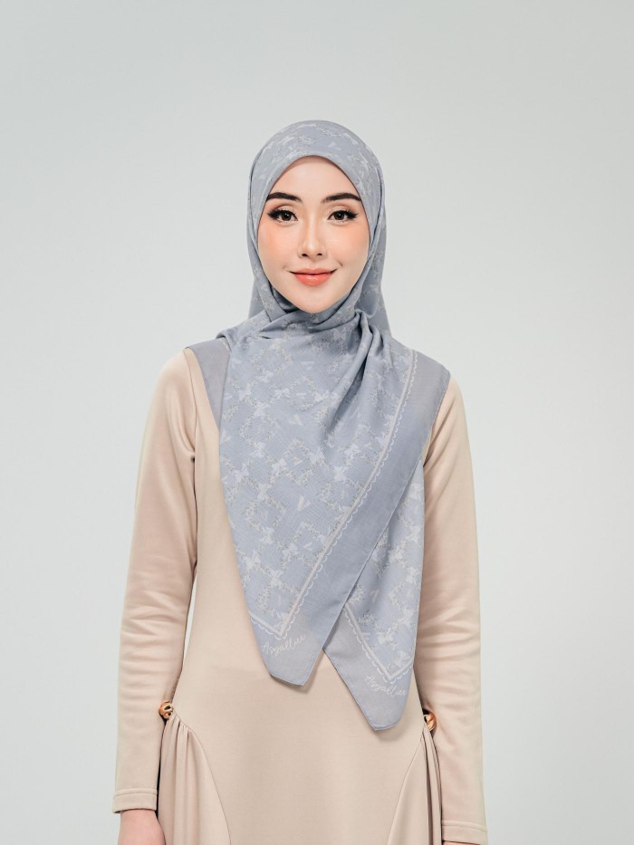 BAWAL WITH HER IN IVY