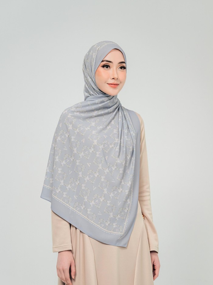 SHAWL WITH HER IN IVY