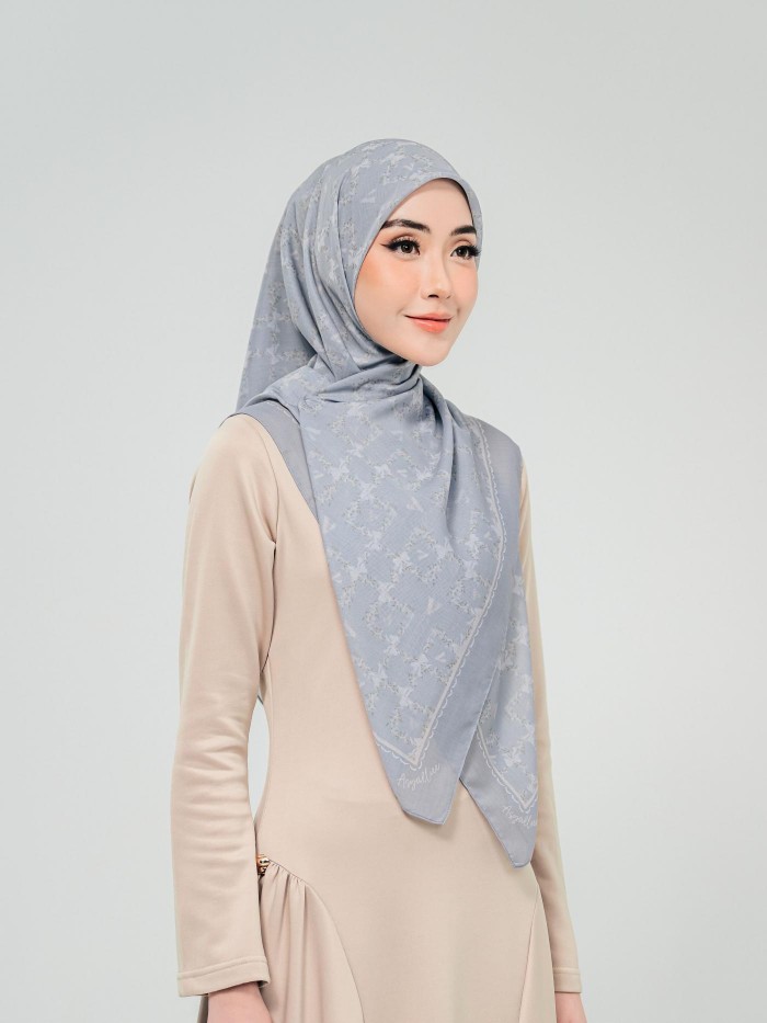 BAWAL WITH HER IN IVY