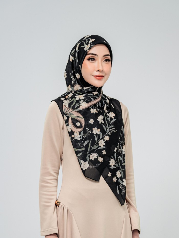 BAWAL WITH HER IN LILITH