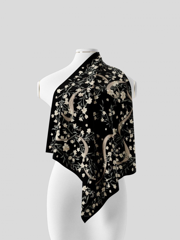 SHAWL WITH HER IN LILITH