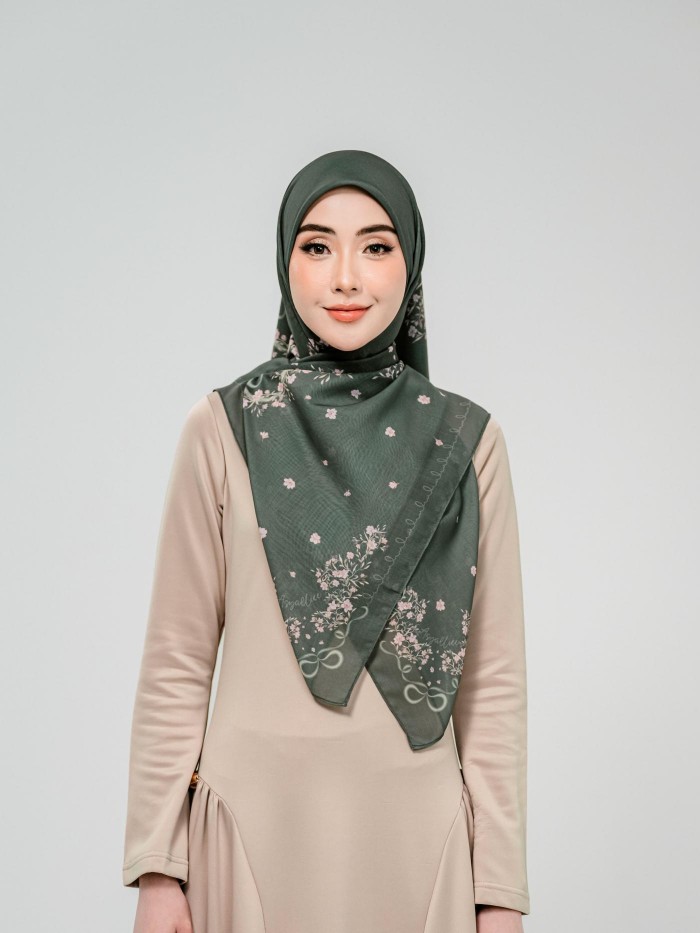 BAWAL WITH HER IN LIORA PEONY