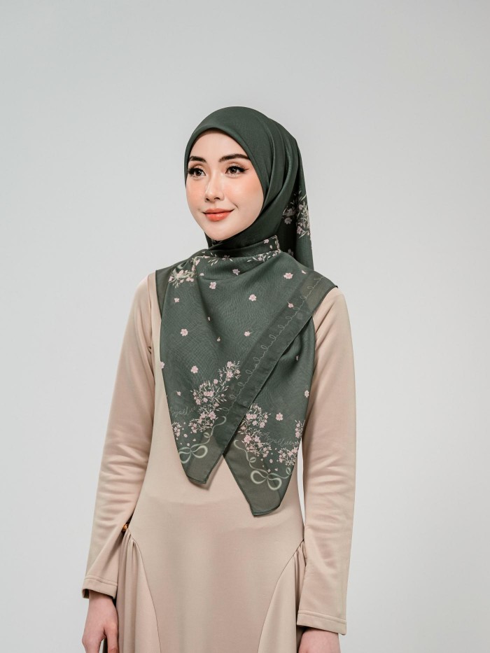 BAWAL WITH HER IN LIORA PEONY