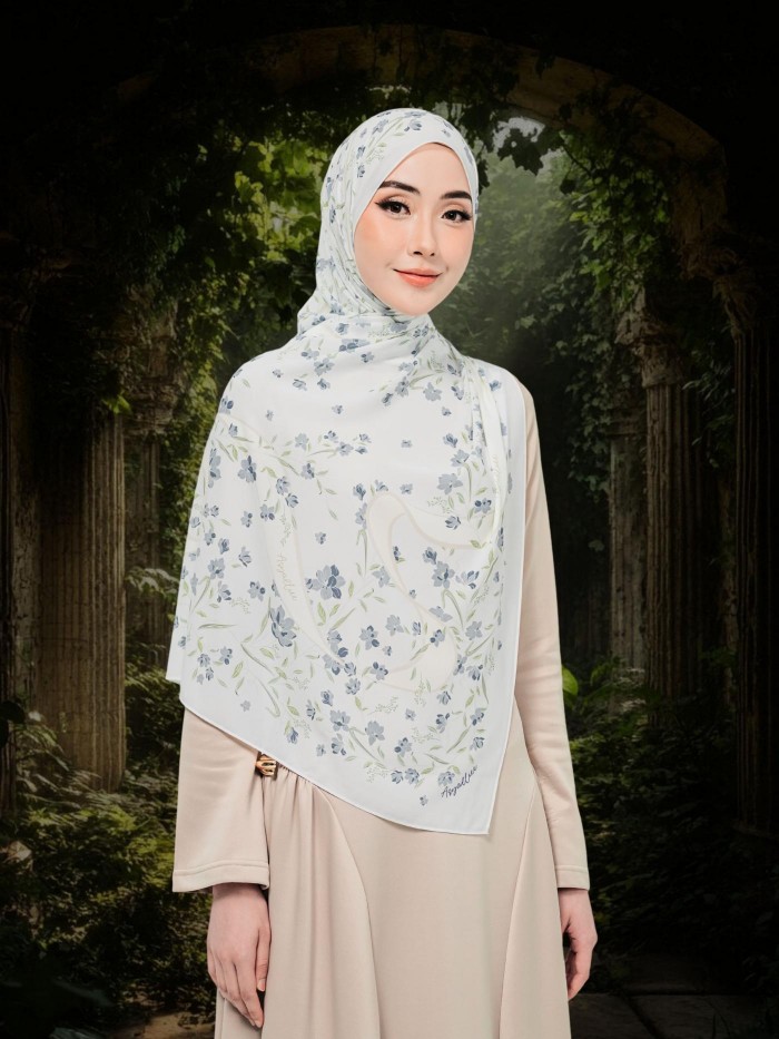 SHAWL WITH HER IN MARIE