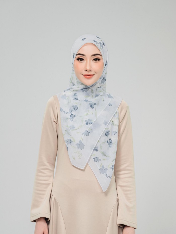 BAWAL WITH HER IN MARIE