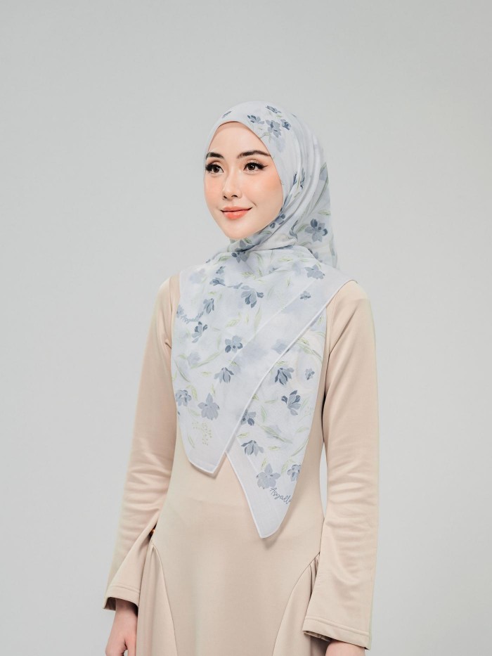 BAWAL WITH HER IN MARIE