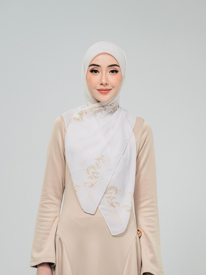 BAWAL WITH HER IN MARIGOLD