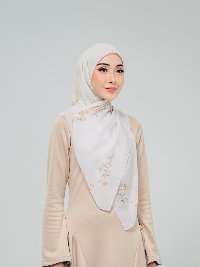 BAWAL WITH HER IN MARIGOLD