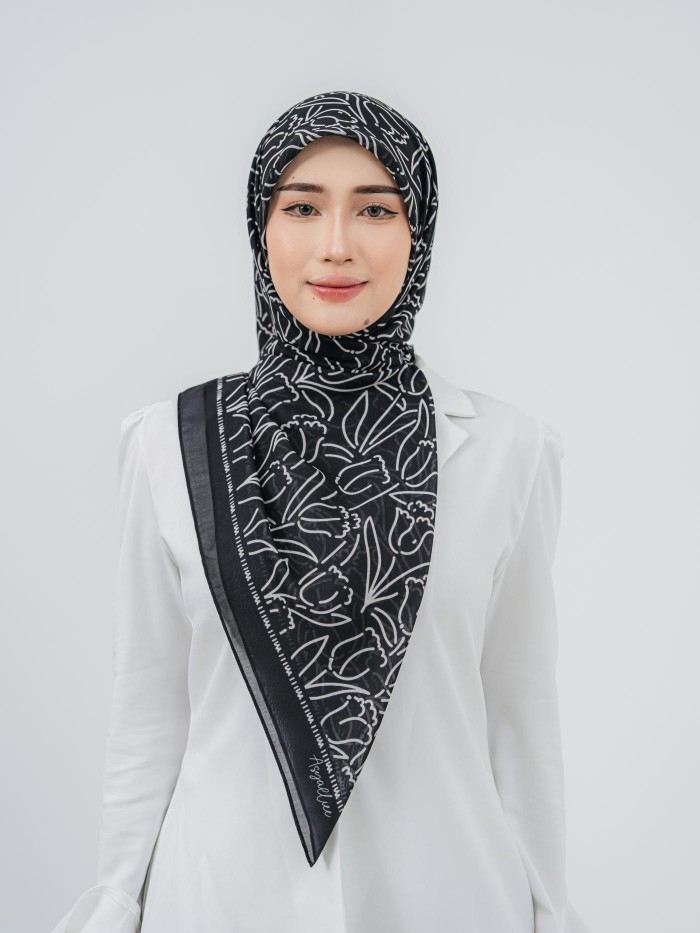 BAWAL TULIB IN NOIR GARDEN