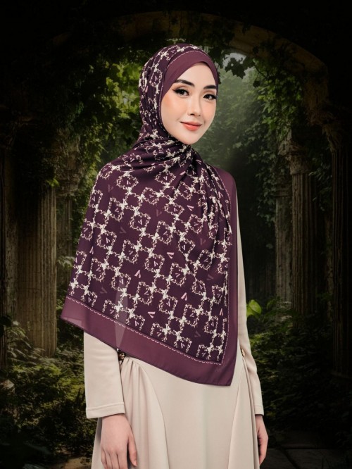 SHAWL WITH HER IN ODILIA