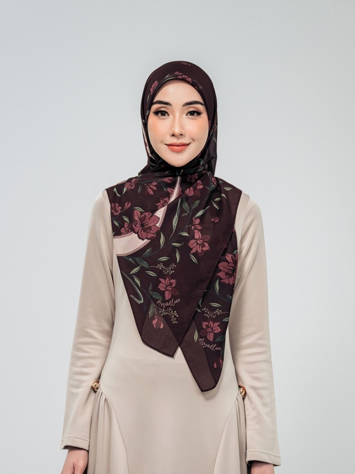 BAWAL WITH HER IN RED RUBY