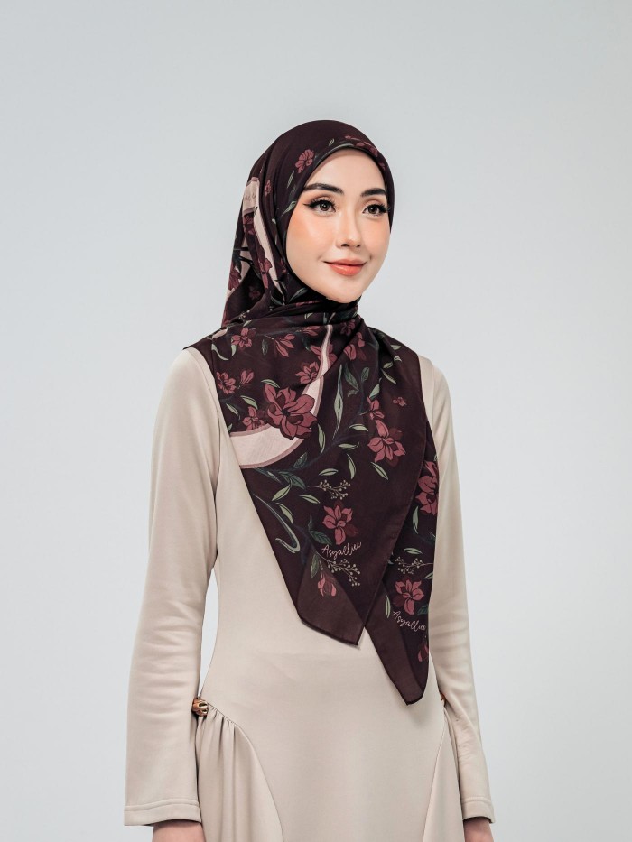 BAWAL WITH HER IN RED RUBY