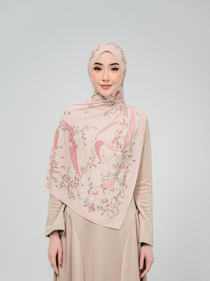 SHAWL WITH HER IN ROSABELLA