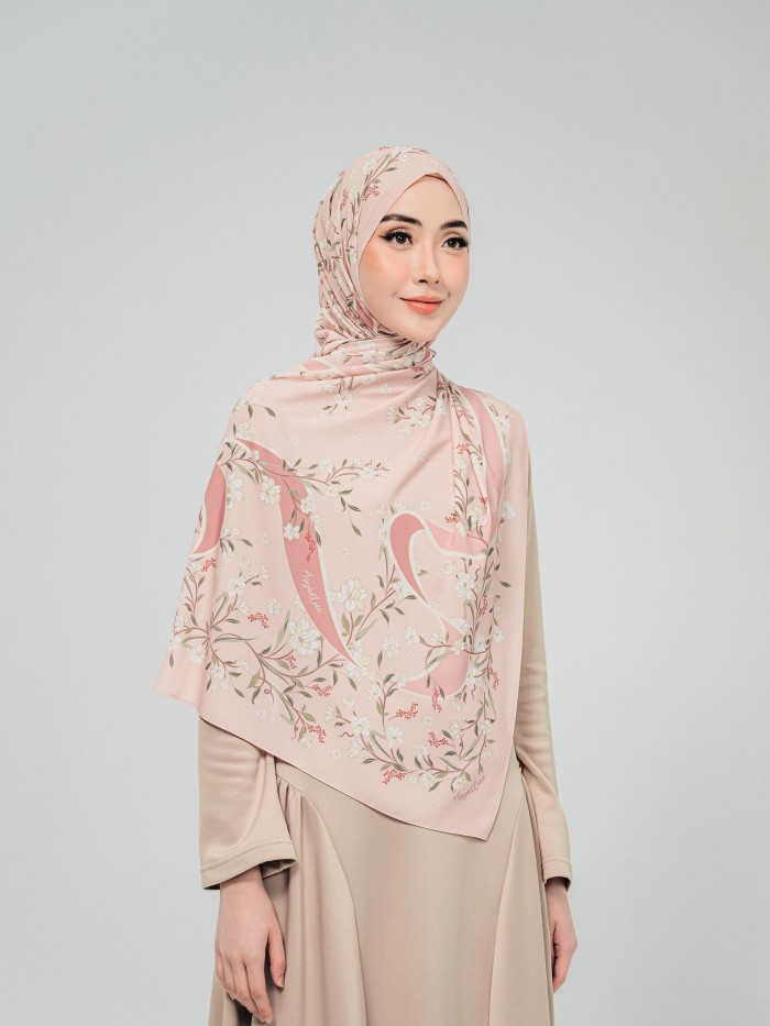SHAWL WITH HER IN ROSABELLA