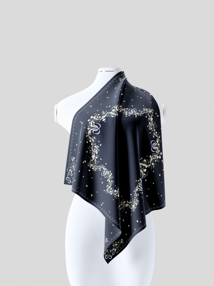 SHAWL WITH HER IN SAPHHIRA