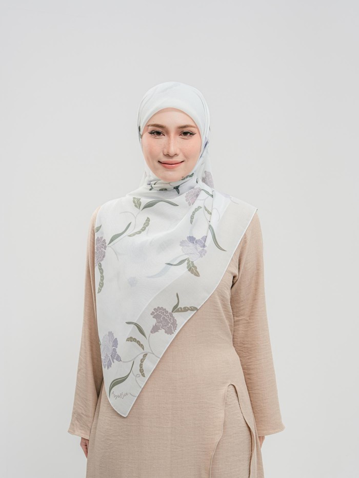BAWAL SENIWARA IN SARI LILA