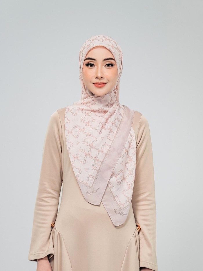 BAWAL WITH HER IN SOPHIA