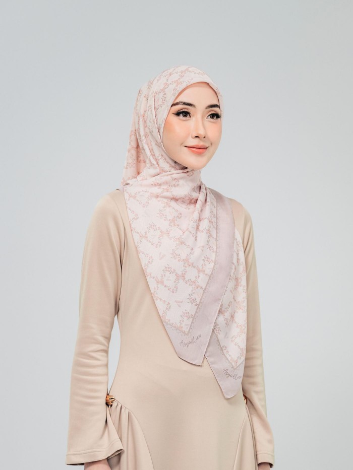 BAWAL WITH HER IN SOPHIA