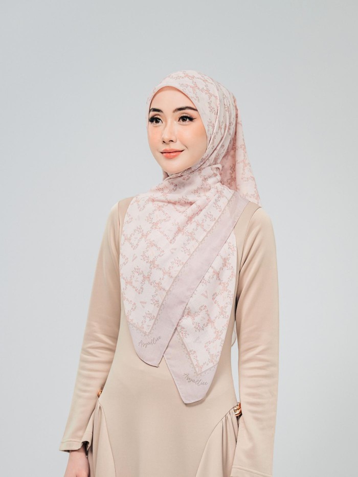 BAWAL WITH HER IN SOPHIA