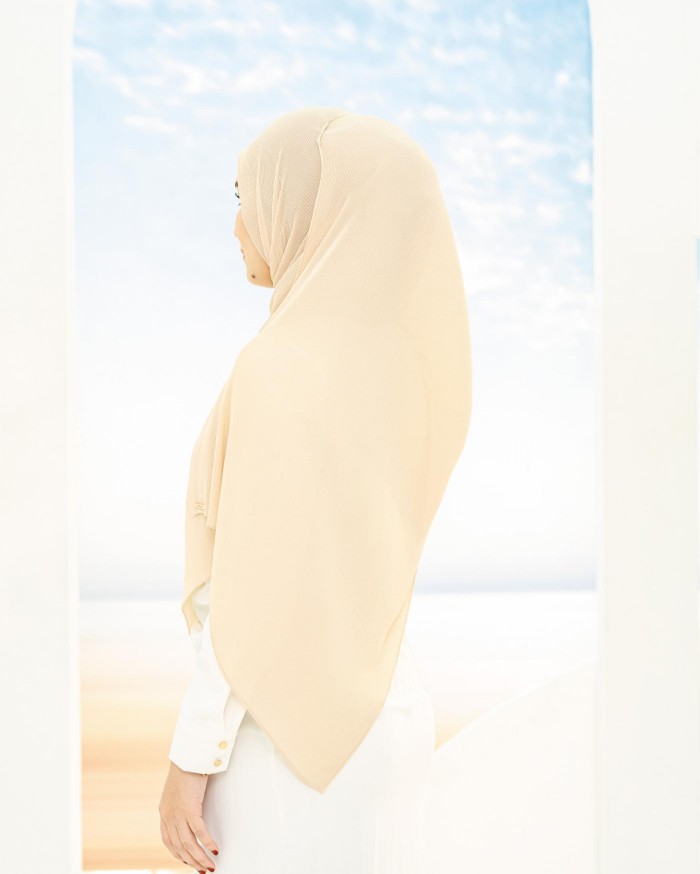 Hayyan Pleated Shawl (King Ivory)